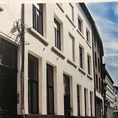 Hippe Studio In Historisch Gebouw In Oude Centrum แอนต์เวิร์ป ภายนอก รูปภาพ