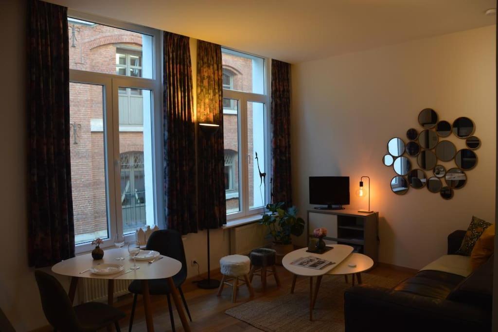 Hippe Studio In Historisch Gebouw In Oude Centrum แอนต์เวิร์ป ภายนอก รูปภาพ