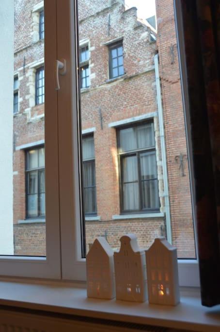 Hippe Studio In Historisch Gebouw In Oude Centrum แอนต์เวิร์ป ภายนอก รูปภาพ