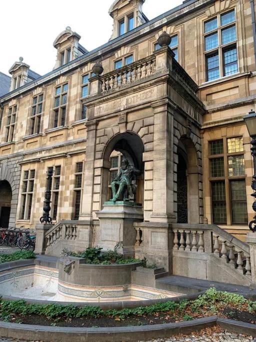 Hippe Studio In Historisch Gebouw In Oude Centrum แอนต์เวิร์ป ภายนอก รูปภาพ